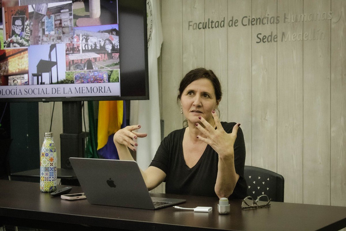 isabelpiper's tweet photo. 🔻 Hace unos días tuvimos la oportunidad de compartir con Cátedra Estudiantil UPS y Universidad Pública Resiste (UPR) en @MedellinUNAL.

Socializamos nuevos registros de aquella renovadora jornada de autoformación para la transformación social. Muchas gracias, compañerxs! 🚩🏴 https://t.co/XMfOxVfWBJ