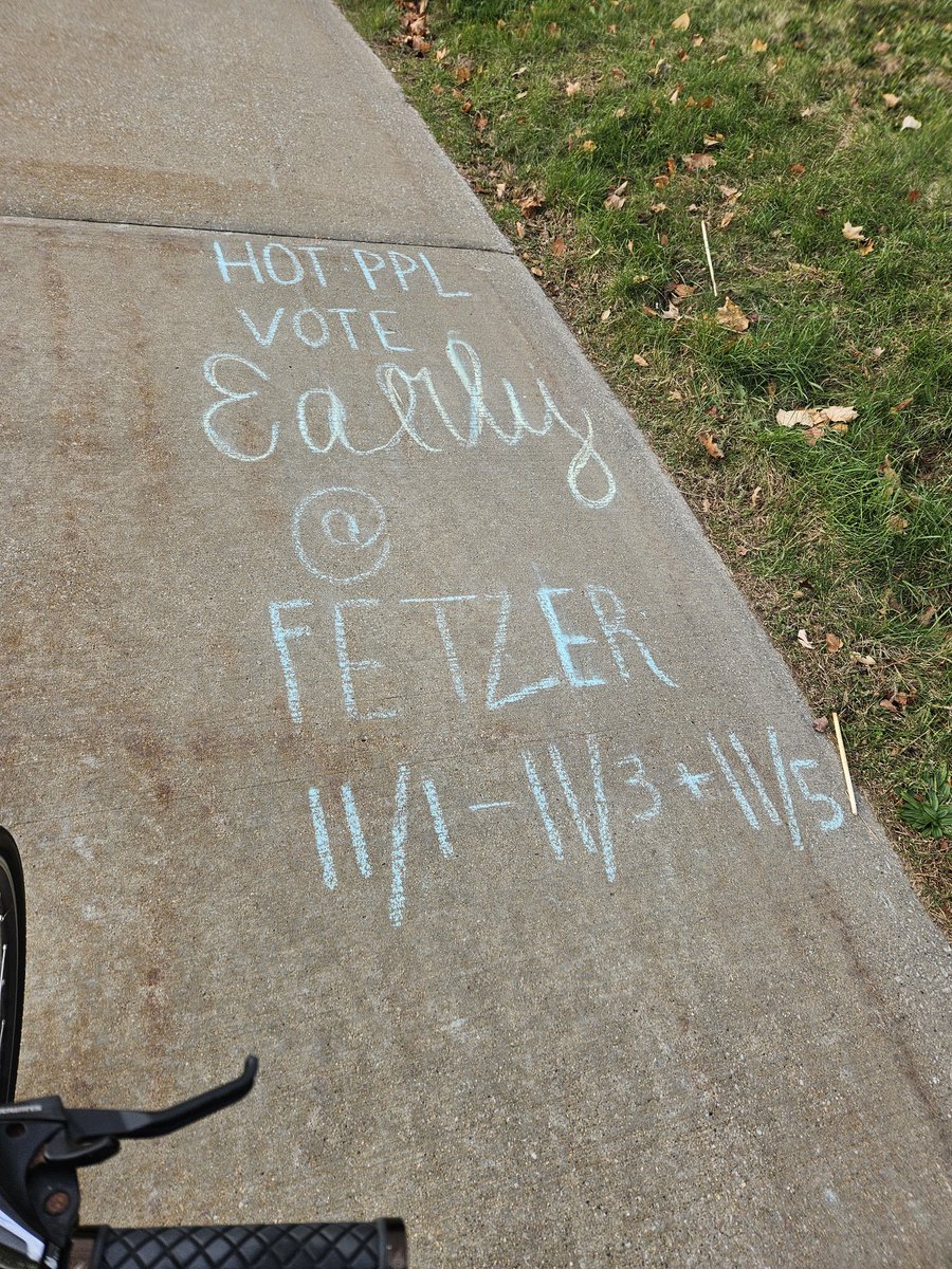 ksederbe's tweet photo. Beautiful morning for early voting in Kalamazoo! https://t.co/7HbqbI6T32