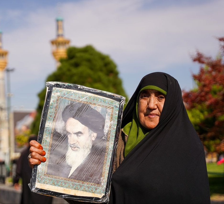 parisatvk7272's tweet photo. نسلی که طومار دخالت‌های آمریکا رو در هم‌پیچیدن، هنوزم‌ پای‌ِکارن✌️
#شیطان_بزرگ 
#GreatSatan https://t.co/vaWw7AIQgP