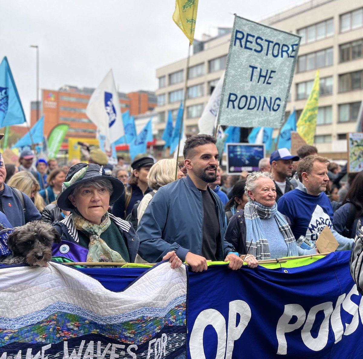 Mete Coban MBE (@metecoban92) on Twitter photo For far too long, Londonโs rivers have been neglected and damaged by pollution.
Proud to march with <a href="/MarchforWater/">March for Clean Water</a> and 130+ groups calling for clean water.
Your voices were heard loud and clear - weโre with you โ๐ผโ๐พ For far too long, Londonโs rivers have been neglected and damaged by pollution.
Proud to march with <a href="/MarchforWater/">March for Clean Water</a> and 130+ groups calling for clean water.
Your voices were heard loud and clear - weโre with you โ๐ผโ๐พ