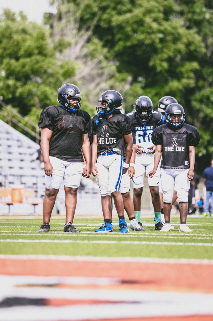 Great Season With These Seniors They Taught Me Everything I Needed To Know On And Off The Field Be Great Ona Next Level❤️‍🔥❤️‍🔥⛹🏽‍♂️ <a href="/rellSonasty/">Ja’Rell “Glory” Melton</a> <a href="/KeyonSample/">Keyon Sample-Moses</a>