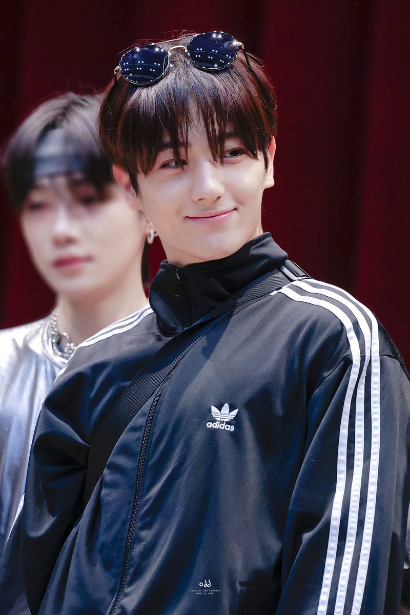오드ᵒᵈᵈ tweet media