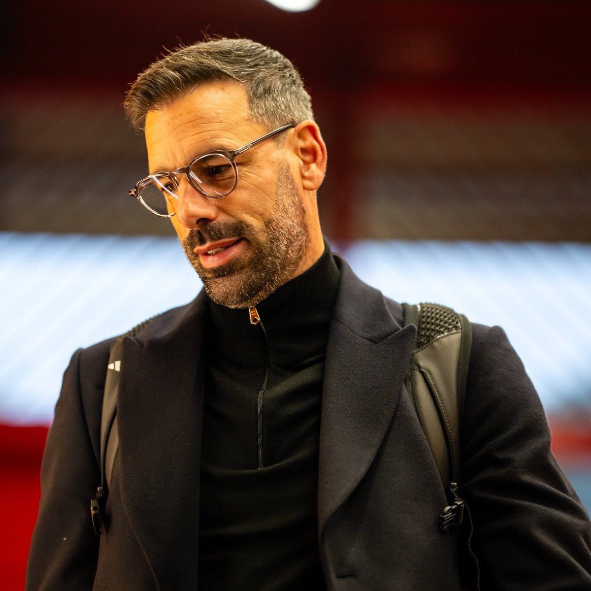 RubinTheRed's tweet image. 🗣️ Ruud: "This would be the only job I would take as an assistant. I have to say, I really enjoyed the role. I commit myself to the role of assistant manager &amp;amp; I did it with great pride &amp;amp; really enjoyed it, &amp;amp; I will enjoy it again after this." 🙌

#MUFC #VanNistelrooy #MUNCHE