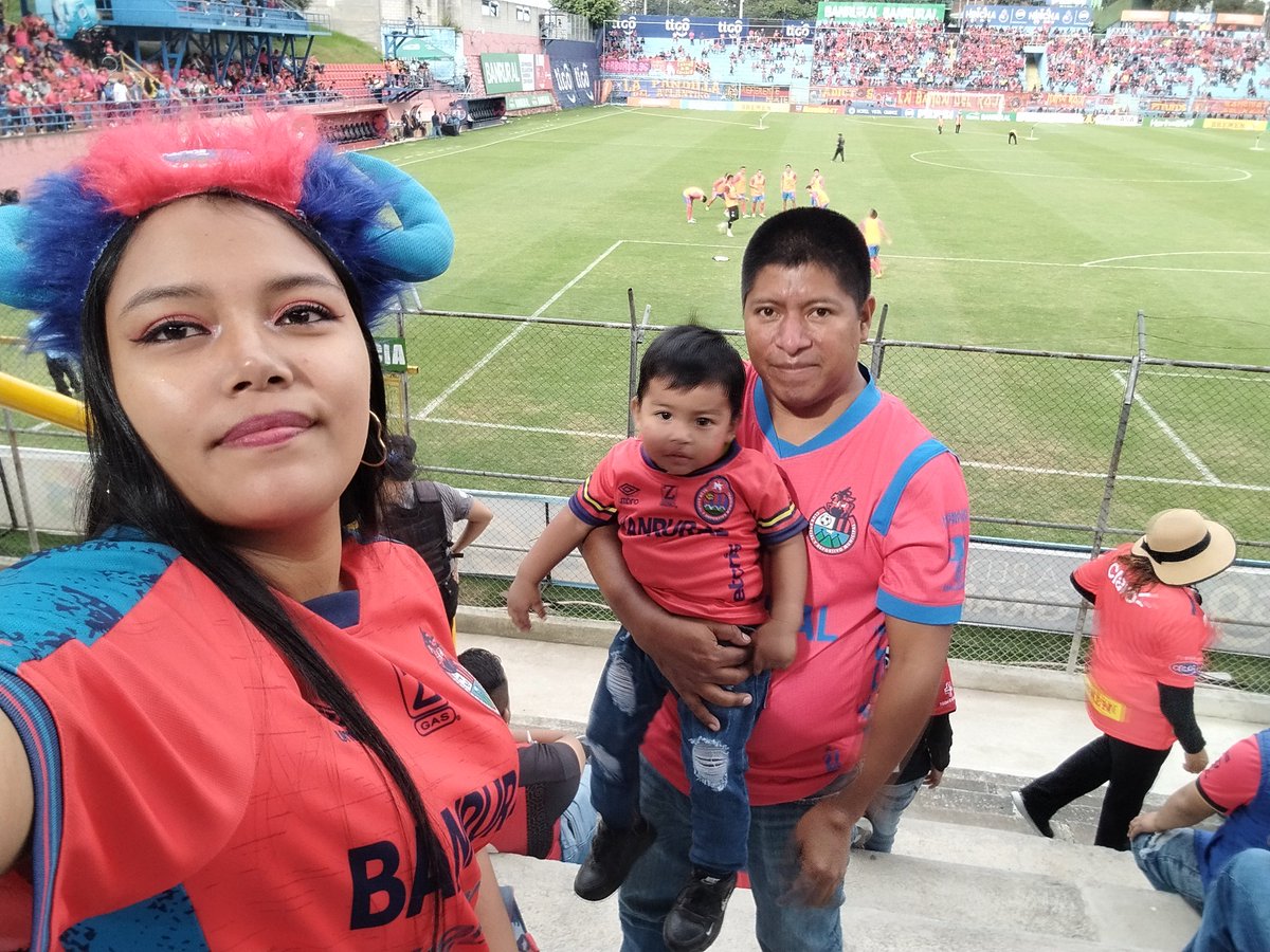 selvinrojo's tweet photo. Viviendo la pasión por MUNICIPAL en familia ❤️😍😈🏟️ https://t.co/gR5B1vxgfq