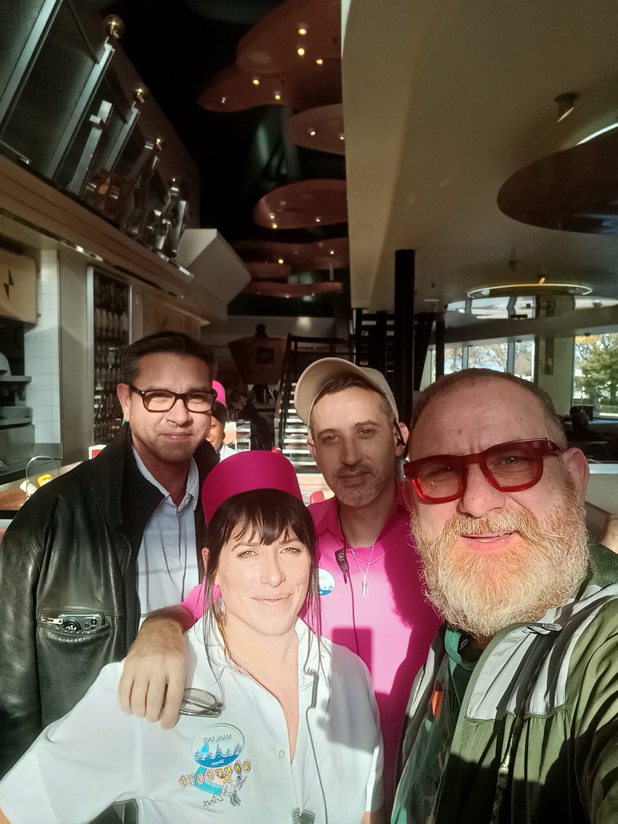Ilneseraitpasla's tweet photo. Merci Marlène et Nicolas pour ce bon moment chez Annette's diners
#castcompliments
@CastCompliment
#castcompliment
@DisneylandParis
#DisneylandParis https://t.co/OwolNvilzb