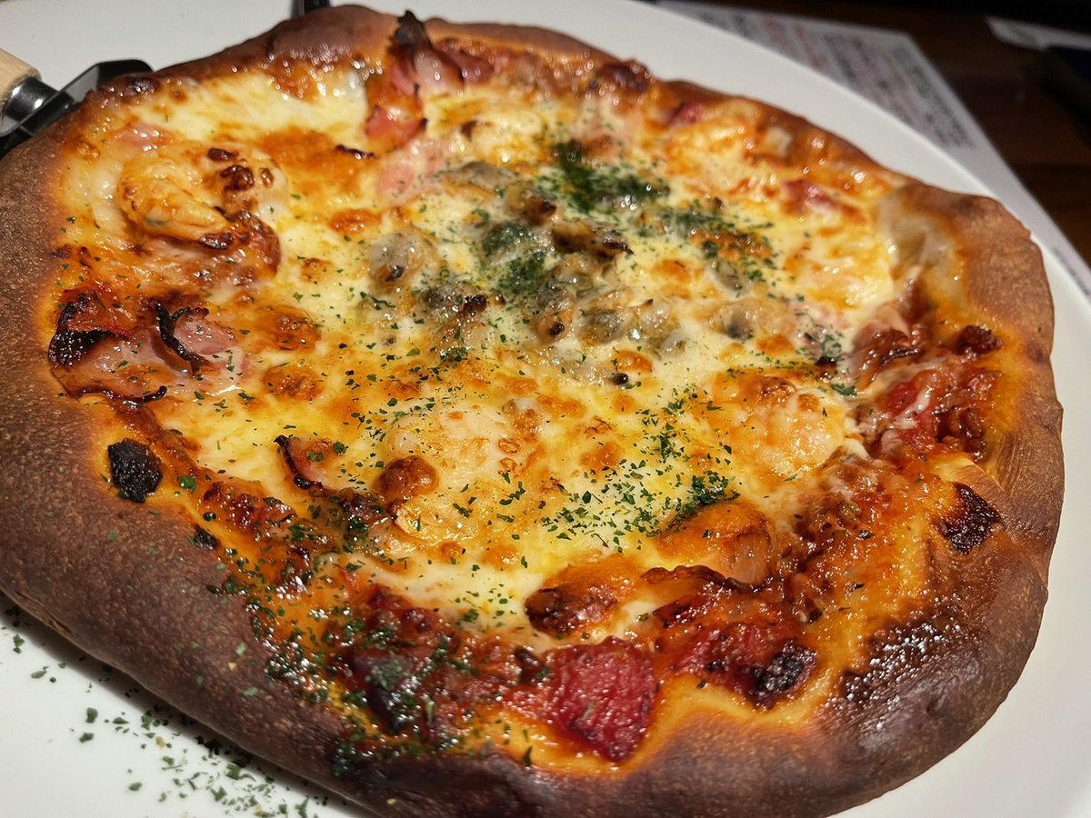 ITOYAN_Gui9vtv's tweet photo. 今日のLIVE後は、Brethでの『カネノブ テツヤ』ワンマンLIVEにground DEEDでおじゃまさせて頂きました。
カネテツ氏、ソロでの名古屋ワンマンは、6年ぶりだそう。
素晴らしいLIVEでした!
カネテツ氏、先日のground DEED 仮装のSNSを見て下さった様です…(笑)
#カネノブテツヤ
#丹波博幸
#Breth https://t.co/X0RVz84F9e