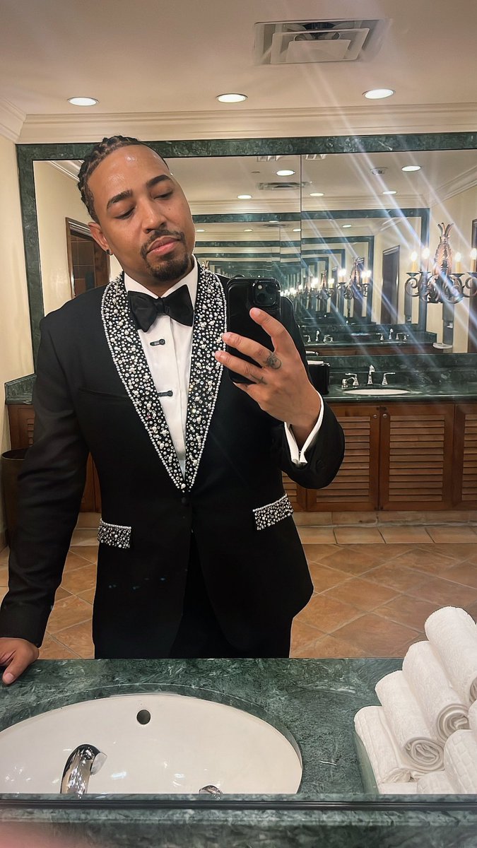 One day I’ll tell y’all how my tuxedo shirt came back from the dry cleaner without the top 3 buttons for now, I’m just enjoying how the suit came out…

Diamonds &amp; Pearls.