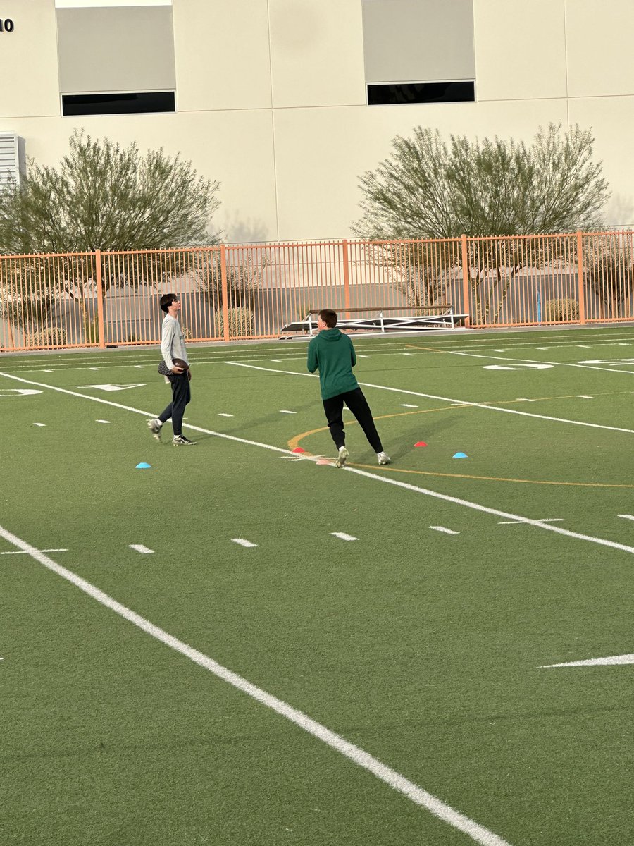 QBSilverIII's tweet photo. Who wants to join the 7am club with coach @vinnypassas. Come join us in Vegas. Great wait to start your Sunday. https://t.co/DS9wg60Lw6