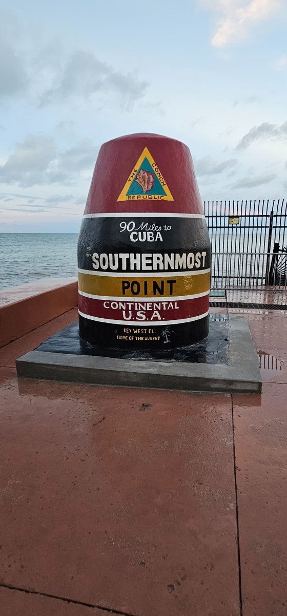 FlaKeysResorts's tweet photo. 🌊 Lots of waves crashing around the Southernmost Point Buoy today in Key West! People are lining up to capture that iconic splashy selfie! 📸 Who’s got some epic pics from this spot? Drop them below! 👇
#SouthernmostPoint #KeyWest #IconicSelfie #WaveAction #IslandVibes #FloridaKeys #AdventureShots #SouthernmostPointBuoy #Resilience #IslandStrength #OceanPower #IconicLandmark #KeyWestWeather #IslandLife