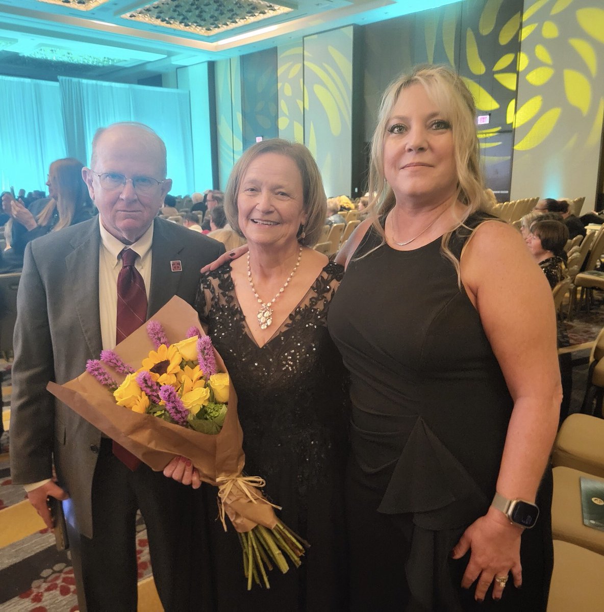 deanUTHSC_CON's tweet photo. It was wonderful to be there to see such deserving faculty members inducted as Fellows of the American Academy of Nursing! Congrats to Dr. Bobby Bellflower and Dr. Keesha Roach! @AAN_Nursing @uthsc @DrPowellRoach @BobbyBellflower https://t.co/3PnPjttMRs