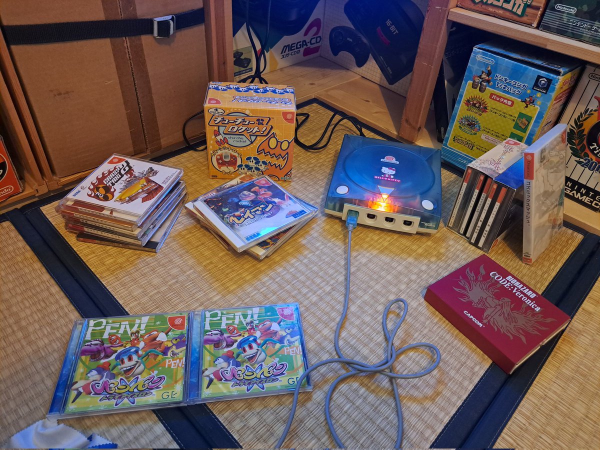 Alors là #Mystere !!!! Tous mes jeux dreamcast tournent impecable sauf mes 2 #Penpen !!! L'un des 2 a une rayure qui me faisait croire que le jeu etait foutu. Mais mon 2em penpen est impecable.....🤨 une idée?????