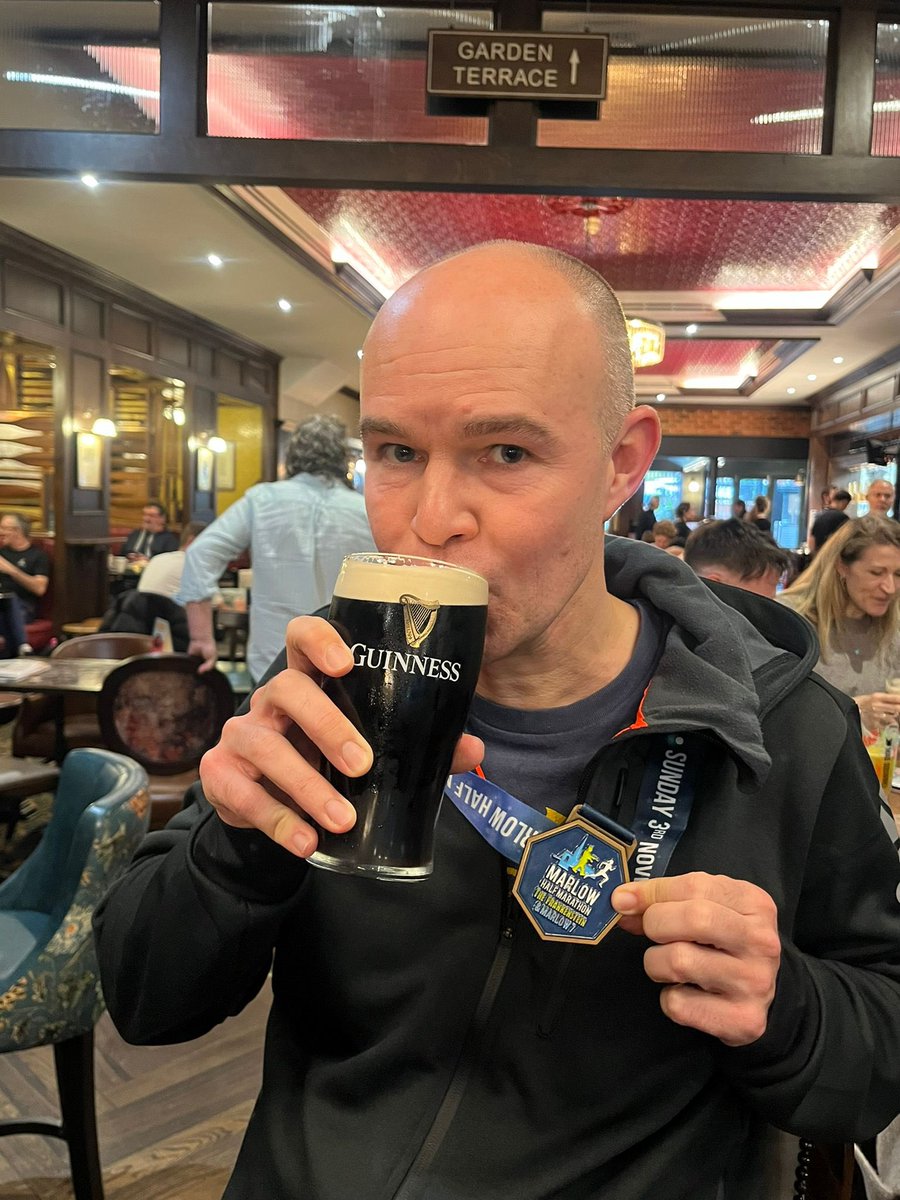 northy_boy's tweet photo. Marlow half marathon today. Surely got to be one of the toughest half marathons in the UK?! (those hills!!). Chuffed with 1hr 38mins. Now refuelling. #marlow #marlowhalf #marlowhalfmarathon https://t.co/gtIUWBK7SZ