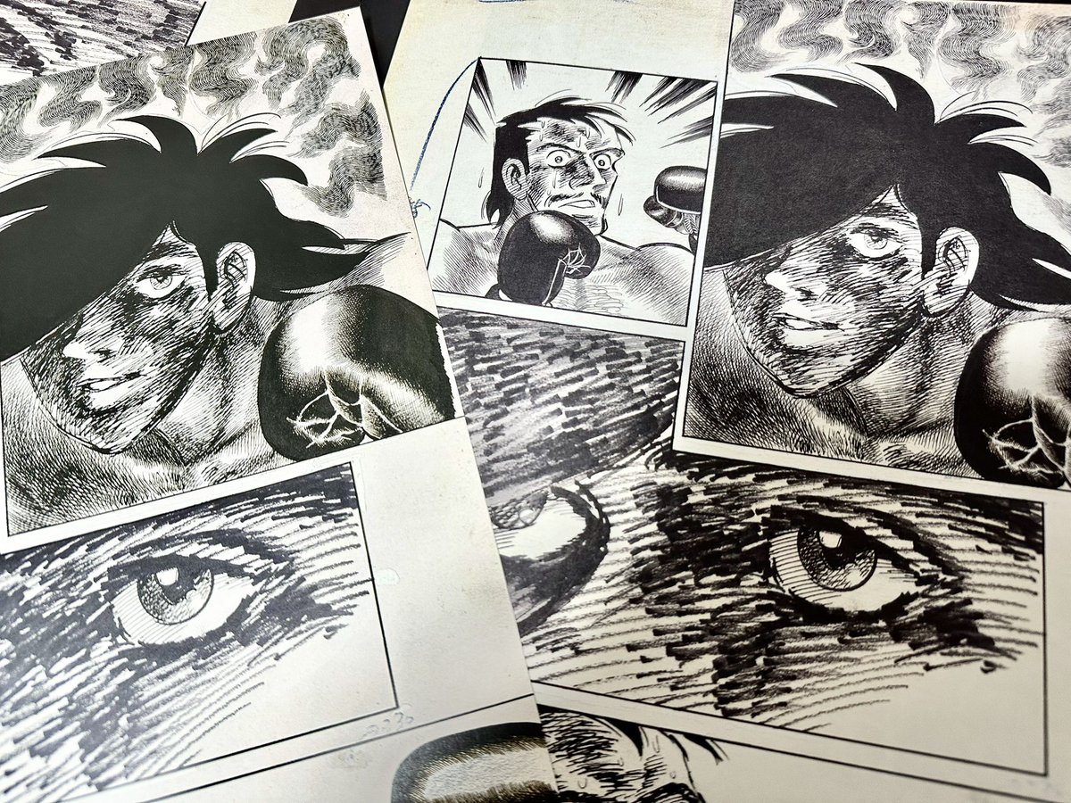 原寸サイズの『あしたのジョー』原稿緻密印刷物。左が100年保存原画集、右側が近年発行した復刊ドットコムの漫画原稿再生叢書。

写真だと分かりづらいですが、やはり近年出た物はより汚れやベタの色むらも拾ってます。 