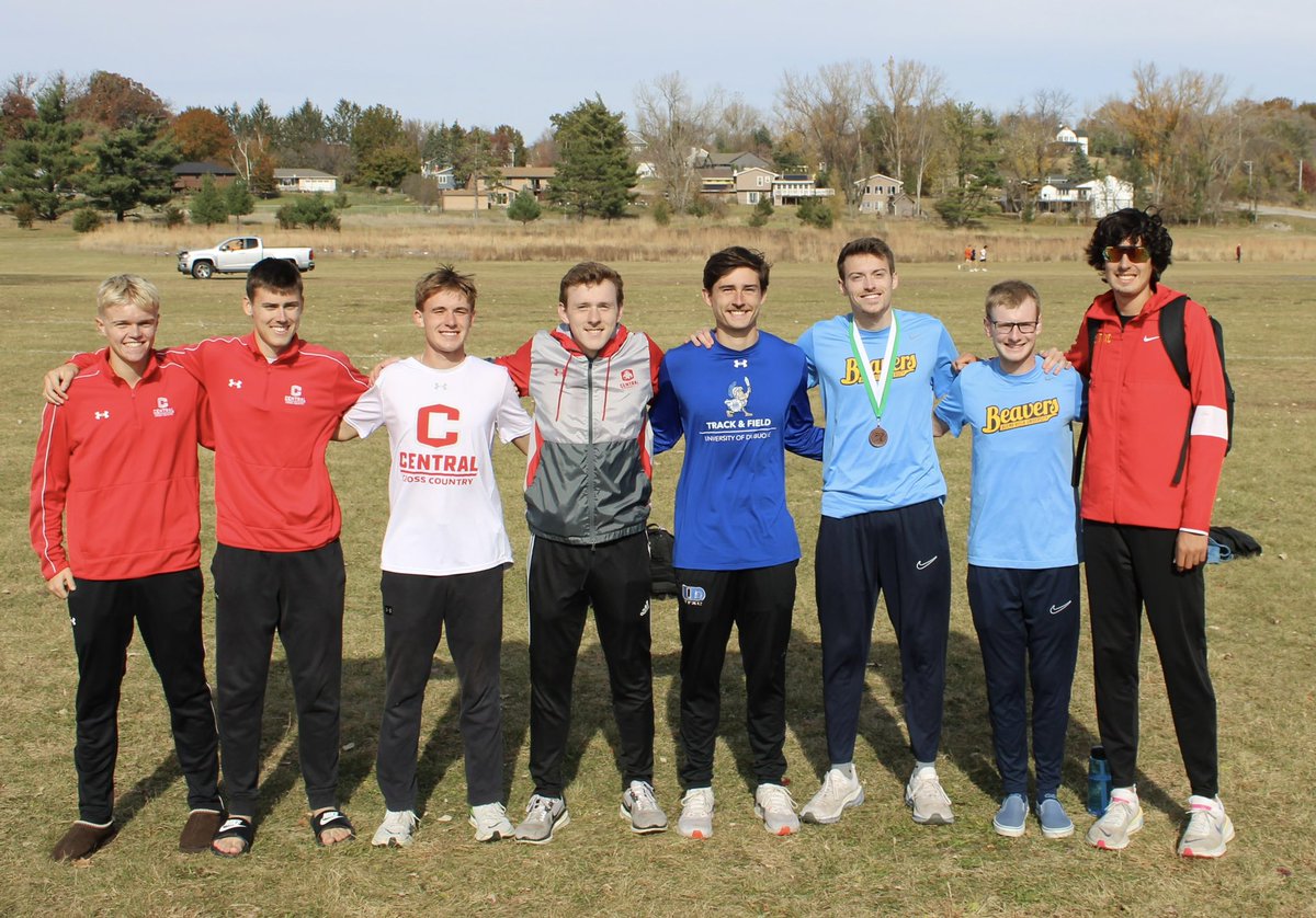 WildcatsTXC's tweet photo. Truly awesome photo of the 8 former Carlisle XC runners at the ARC Championships yesterday! https://t.co/gTHjHhDFbN
