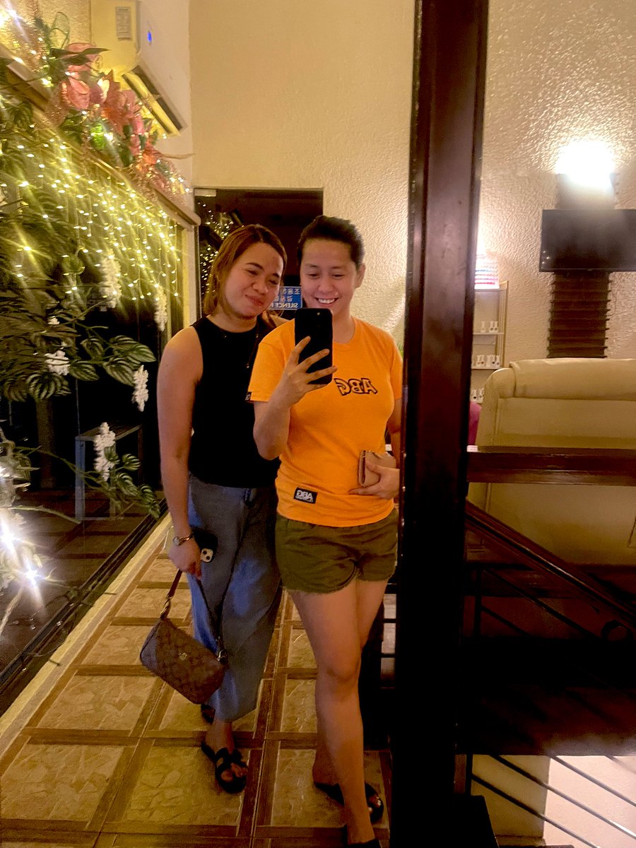 vyelwynchel's tweet photo. when two moms finally get a full body massage and a lil bit of data gathering. 🤭Exactly what we need to recharge. 💆🏻‍♀️ thank you babe! @shanetdelfin 😘 https://t.co/kZ9mhUOGIL