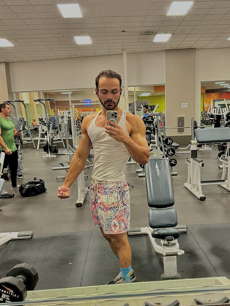 AdamAlpaca's tweet photo. Gym Fits of the week last week: https://t.co/11rpe4d7gS