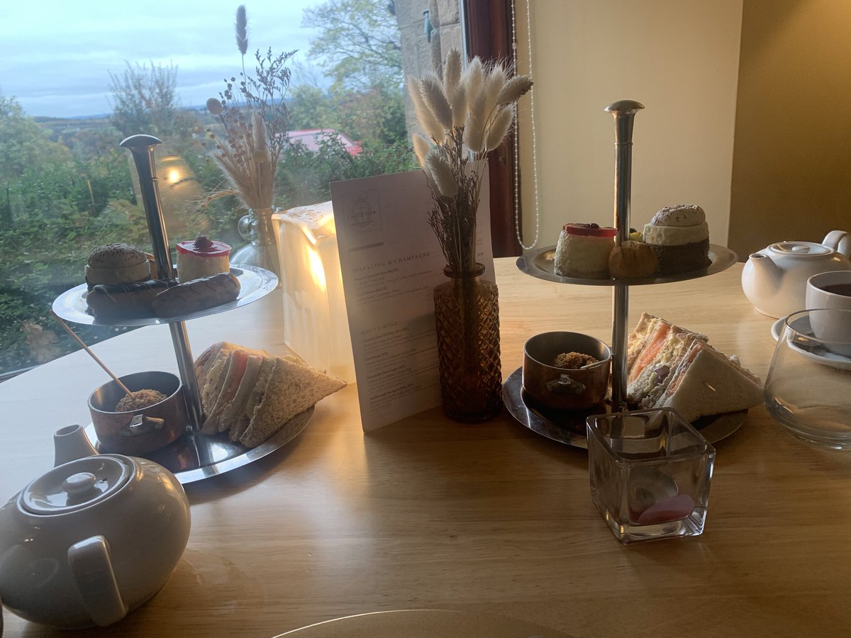 Finished up the weekend with a lovely afternoon tea at Broomhall Castle.