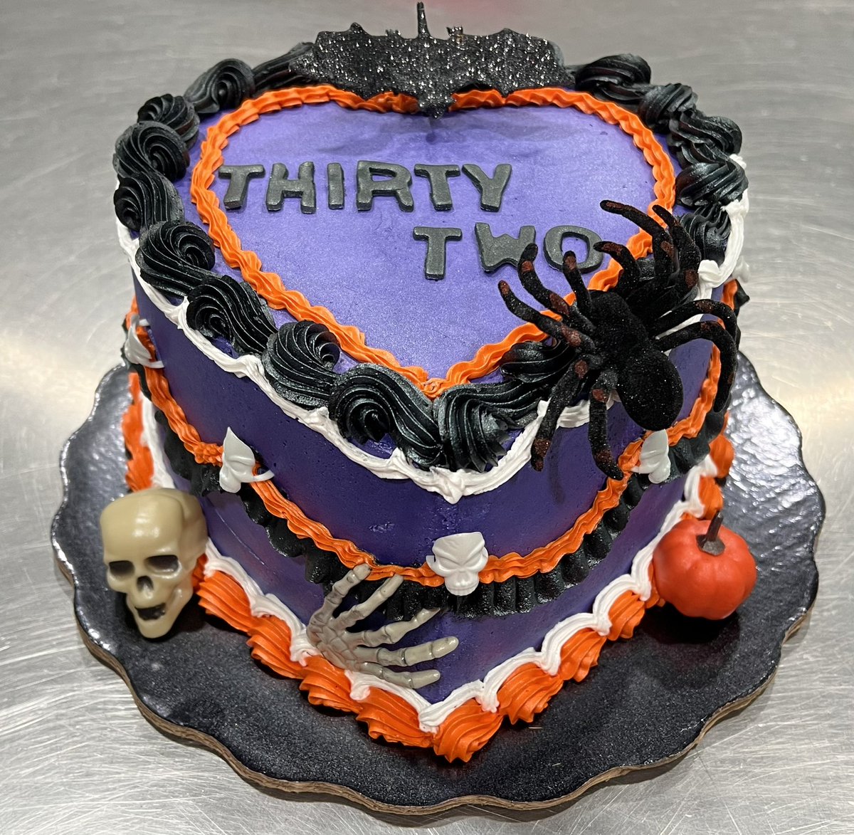 DynastyCakes77's tweet image. Thank you for your Halloween orders!🥰 #dynastycakesandsweets #halloweencookies #halloweencake