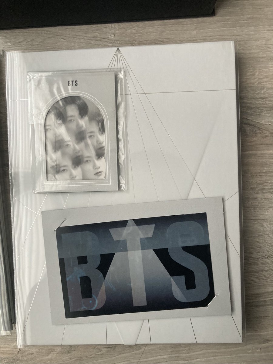 auяelia⁷ is seeing bts !!!!! 🍉 tweet media