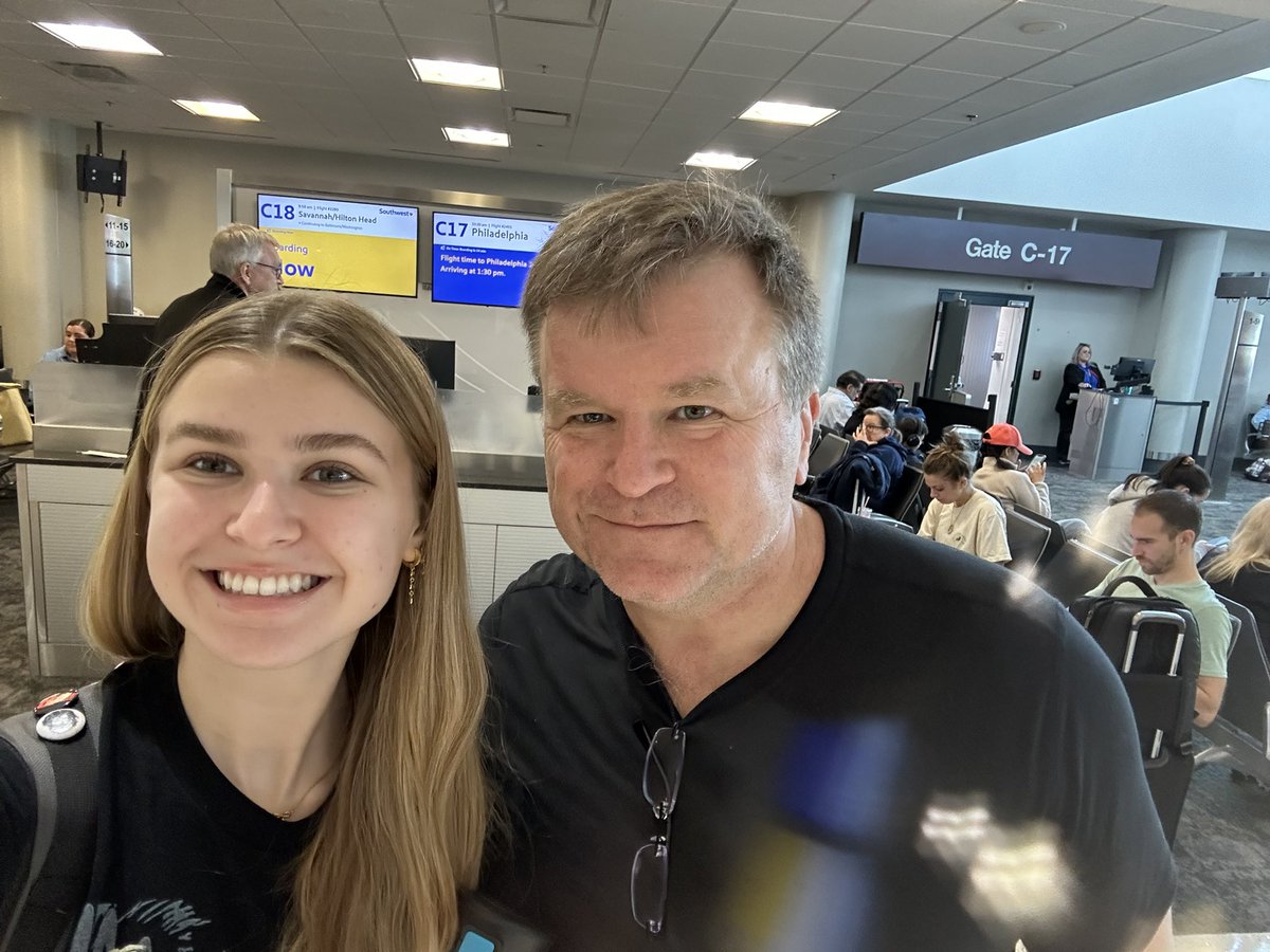 aaronmartinfc's tweet image. Canvas/ GOTV in PA for @KamalaHarris ! Let’s go! @PodSaveAmerica