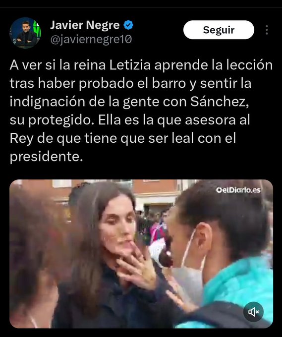 lepetitmusee's tweet photo. Les habían señalado, Sánchez y a Leticia, y muchos d los q estaban allí fueron sólo a eso. Los d los pantalones militares con camisetas fascistas,obviamente no son militares. Y miembros d revuelta la organización juvenil de VOX. Esto es lo q está apoyando y promoviendo @marcvidal https://t.co/vJ4DWYqYCU