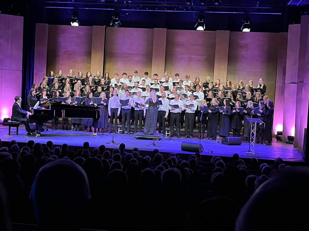 Côr Dre tweet media