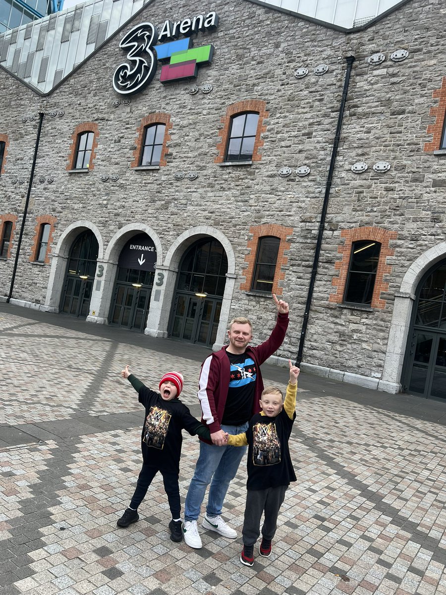 GavinFinn10's tweet photo. @WWE #wwelive #wwedublin https://t.co/rd7QZndh0N