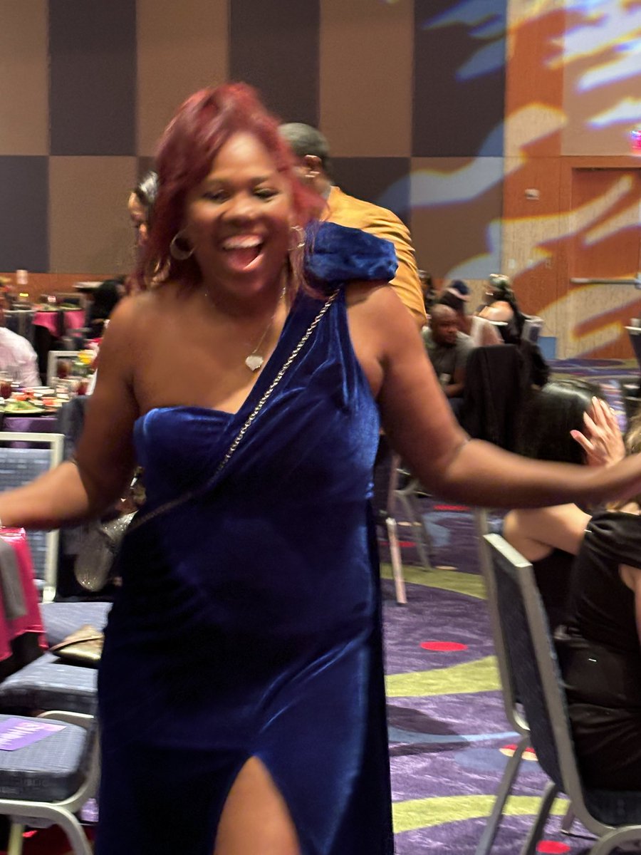 OakViewES's tweet photo. What an exciting night! Honoring our Teacher of the Year and our ESPOTY was an amazing time! You ladies represented Oak View very well…. #ladiesrock @OakViewES https://t.co/BAC5Pr7alD