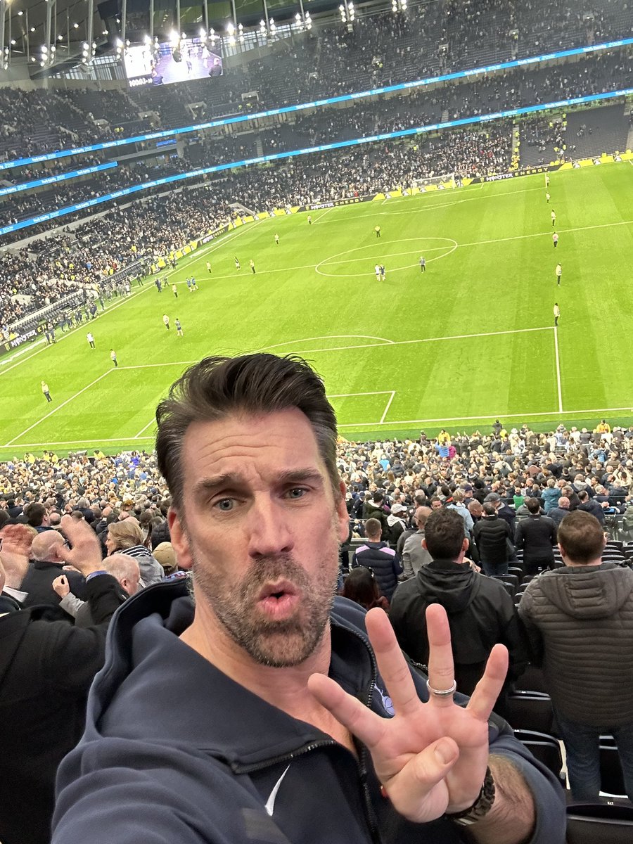 Lee McQueen tweet media