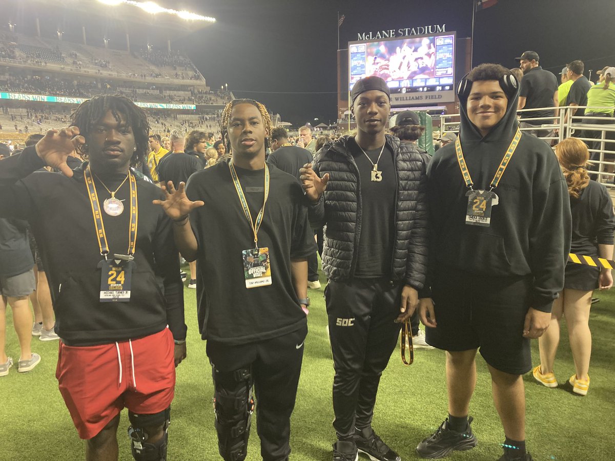 KamaurynM's tweet image. Beautiful Baylor WIN Last Night!

To God Be All The Glory!

I Brought A Couple Goons w/me y’all might know!!

@MichaelTurnerj 
@Taz_1x 

I Would Tag The Other Guy But We Need Him To Flip 1st !!!! 👀😆 

#SicEm #BAYLOR #TheBigStage #FlipSeason #BaylorFAM #BagsU 

WHO NEXT????!