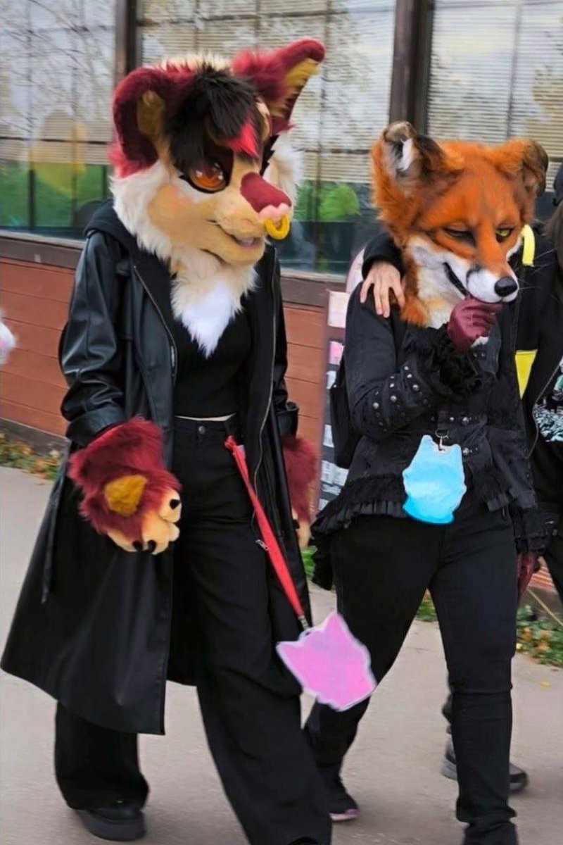 coffinkat's tweet photo. holy shit i suited again https://t.co/OWYdXUCmzS