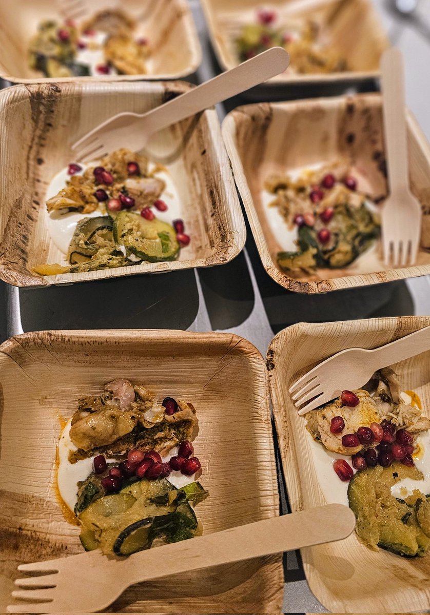 BrightonBakes's tweet photo. Bowl Food with the flavours of the Levant for some of our favourite repeat clients: Saffron Sussex Chicken, Whipped Feta &amp; Slow-Cooked Courgette; Hampshire Venison Meatballs w/ Tabbouleh &amp; Roasted Peppers were a couple of faves. Sweet bowls &amp; local cheeses to finish #food #sussex https://t.co/QtNvKxJ4JU