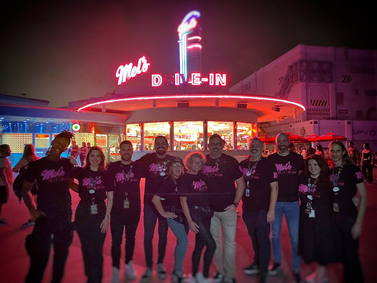 Michael_Aiello's tweet photo. While I’ve toe dipped into the event these last few years I’m elated to now officially once again lead and support their fantastic leader Lora Sauls and her incredible team as we embark together on #HHN34- Which we are well into ;)

Thanks to all for HHN33

Happy Halloween! https://t.co/N8h55DvyYX