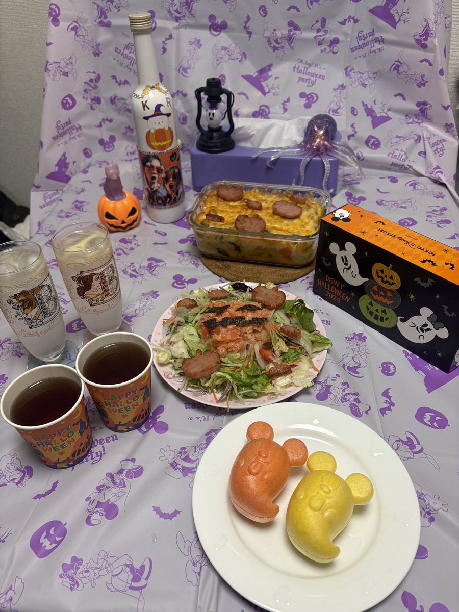 ru_ru_35's tweet photo. 遅めのおうちハロウィンパーティー🎃
自分でオリシャンも作ったよ！
今回手作り感ありすぎだけど可愛いからいいことにする🥺
楽しかったし美味しかった🫶 https://t.co/xfnXmoN3PR