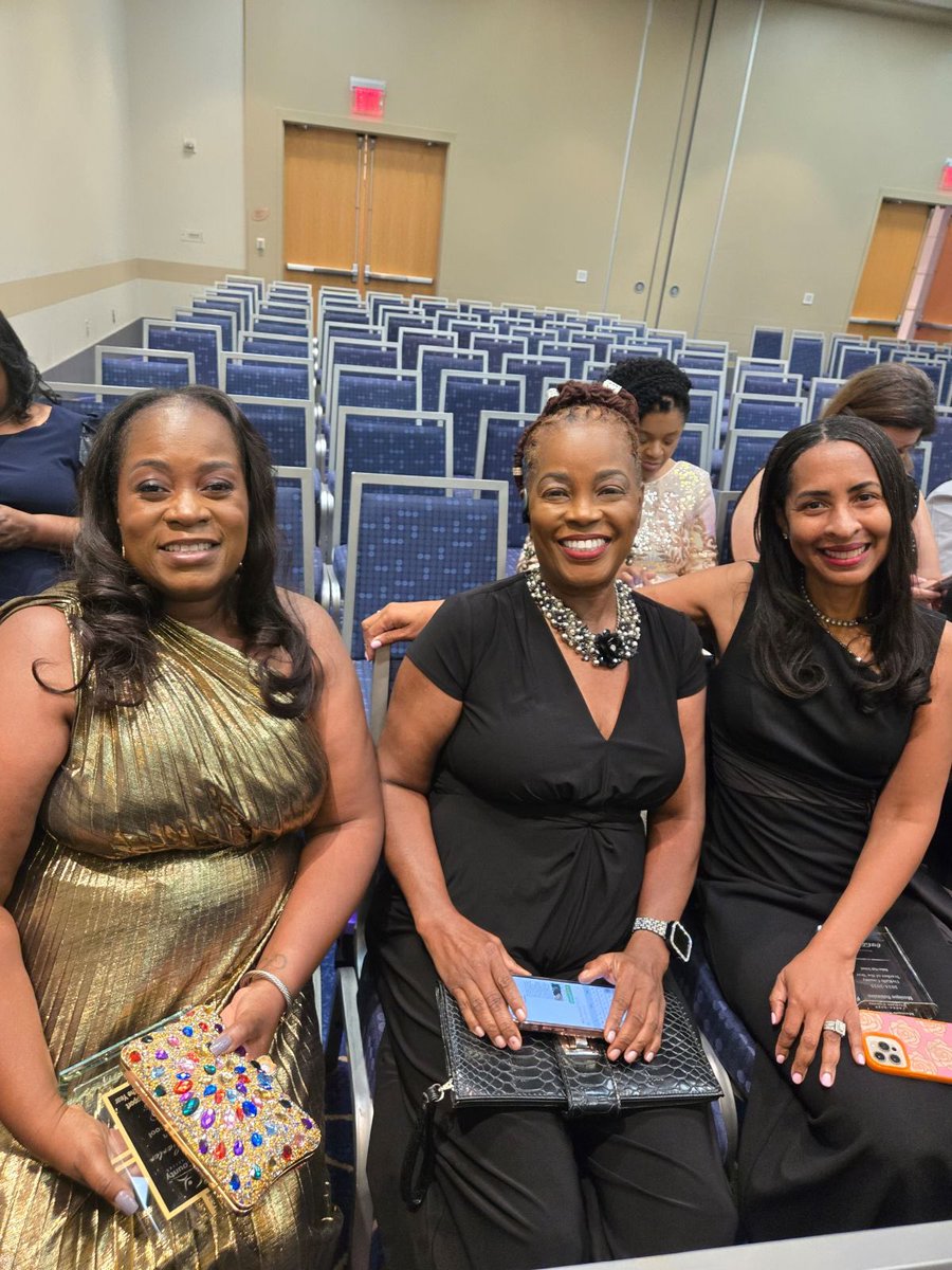 Celebrating the <a href="/HsRedan/">RedanHS</a> shining stars at the DCSD Employee of the Year Gala! Congratulations to Ms. Nurse, ESPOTY I, Mrs. Carter, ESPOTY II, &amp; Dr. Robinzine, TOTY &amp; <a href="/DCSD_HSArea/">DCSD - High School Area</a> TOTY 🌟✨⭐️