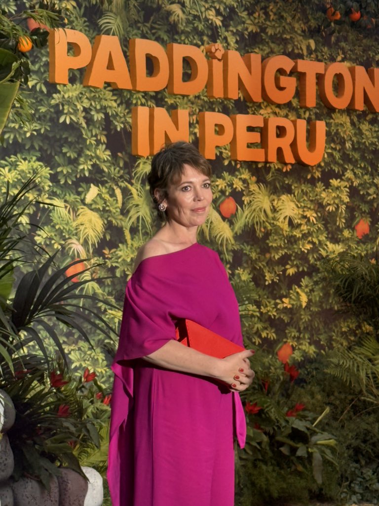 <a href="/thatsMarmalade/">Marmalade</a> Swapping the nun habit for pink tonight - Olivia Colman 💕🙏🏽#PaddingtonInPeru