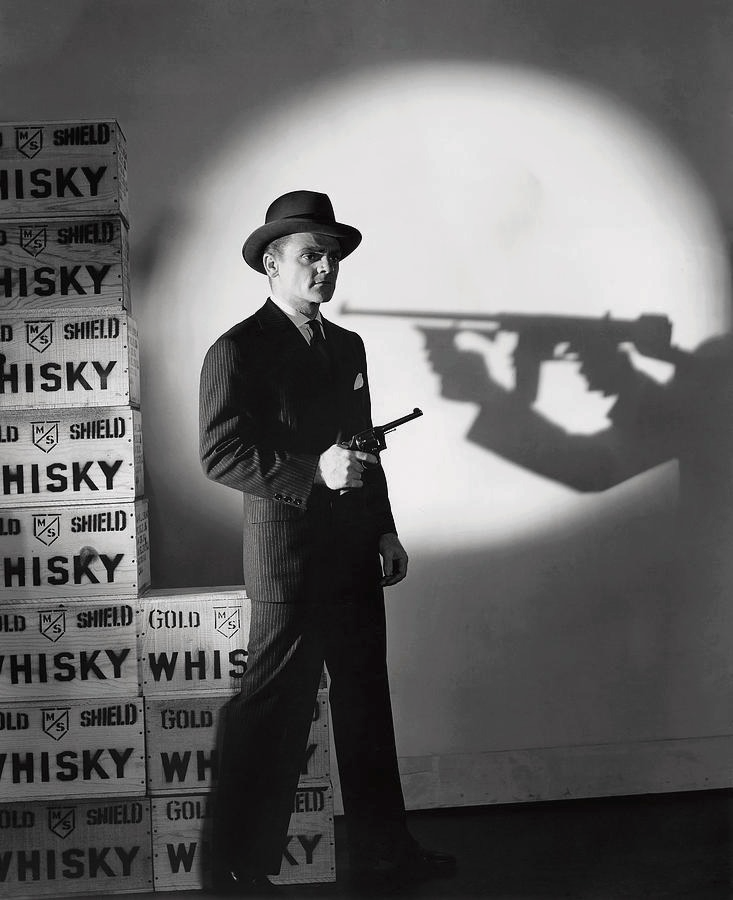 doctorow's tweet photo. James Cagney - The Roaring Twenties (1939) https://t.co/9VH68as33F https://t.co/xetueBdQEX