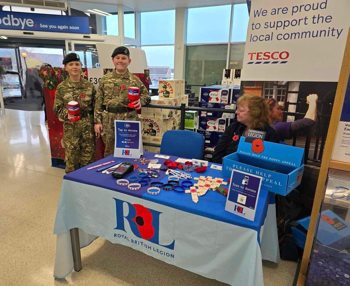 GlosACF's tweet photo. #lestweforget🌹 

C Company Cadets from around the region, giving their time to support the Poppy Appeal.

#poppyappeal #lestweforget🌺 #armycadets #poppyappeal2024 #gloucestershire #theroyalbritishlegion #remembrancesunday https://t.co/Y3dAl4ahJM