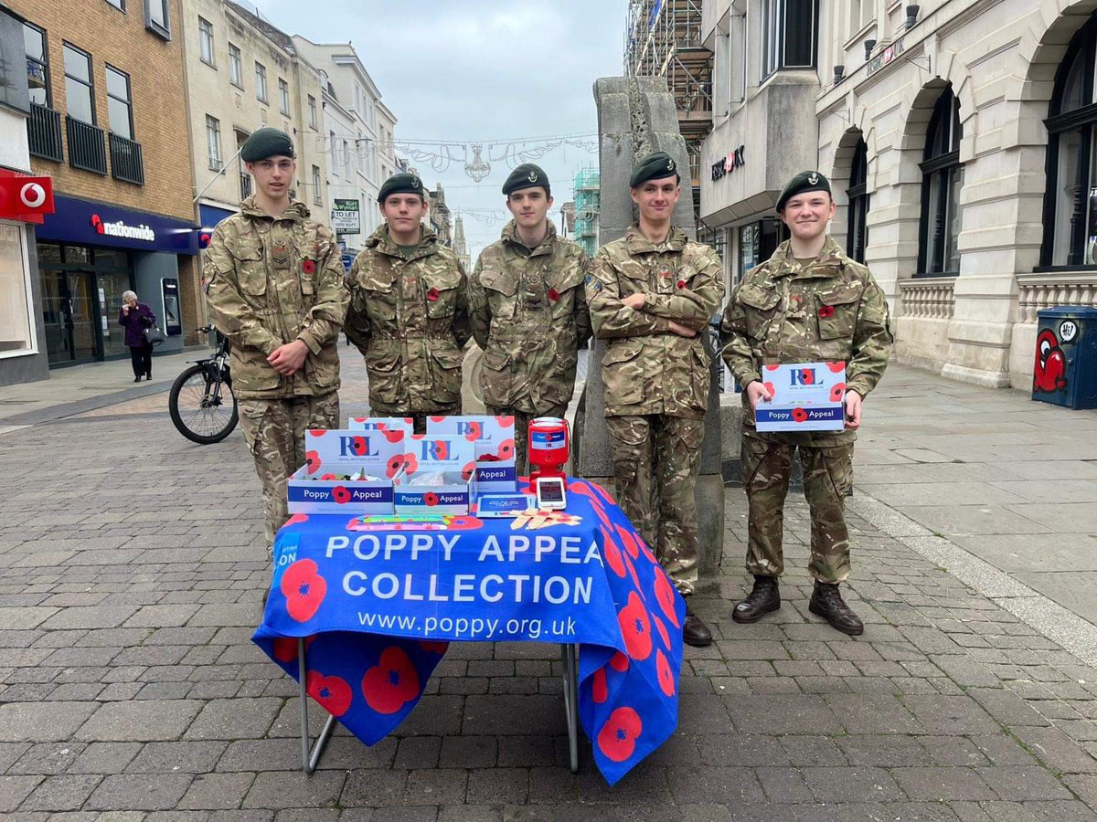 GlosACF's tweet photo. #lestweforget🌹 

C Company Cadets from around the region, giving their time to support the Poppy Appeal.

#poppyappeal #lestweforget🌺 #armycadets #poppyappeal2024 #gloucestershire #theroyalbritishlegion #remembrancesunday https://t.co/Y3dAl4ahJM