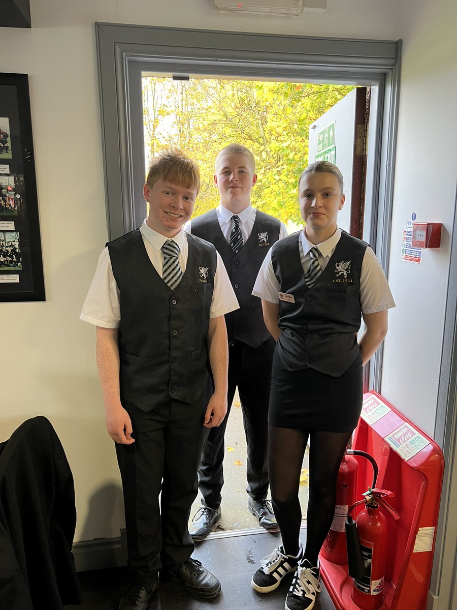 AngusYoungEngineers (@angsyngengrs) on Twitter photo Getting put through their paces yesterday on their hospitality rotation at our wider achievement work experience programme based <a href="/Strathmore_RFC/">Strathmore_RFC</a> #AYEhospitality Getting put through their paces yesterday on their hospitality rotation at our wider achievement work experience programme based <a href="/Strathmore_RFC/">Strathmore_RFC</a> #AYEhospitality