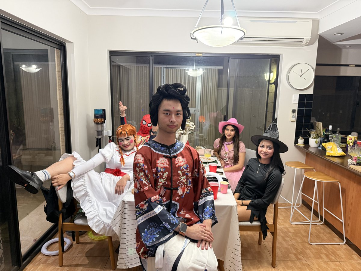 tomperwa's tweet photo. the first time ever 🎎🎏🎃 https://t.co/ajQzH1hC9u