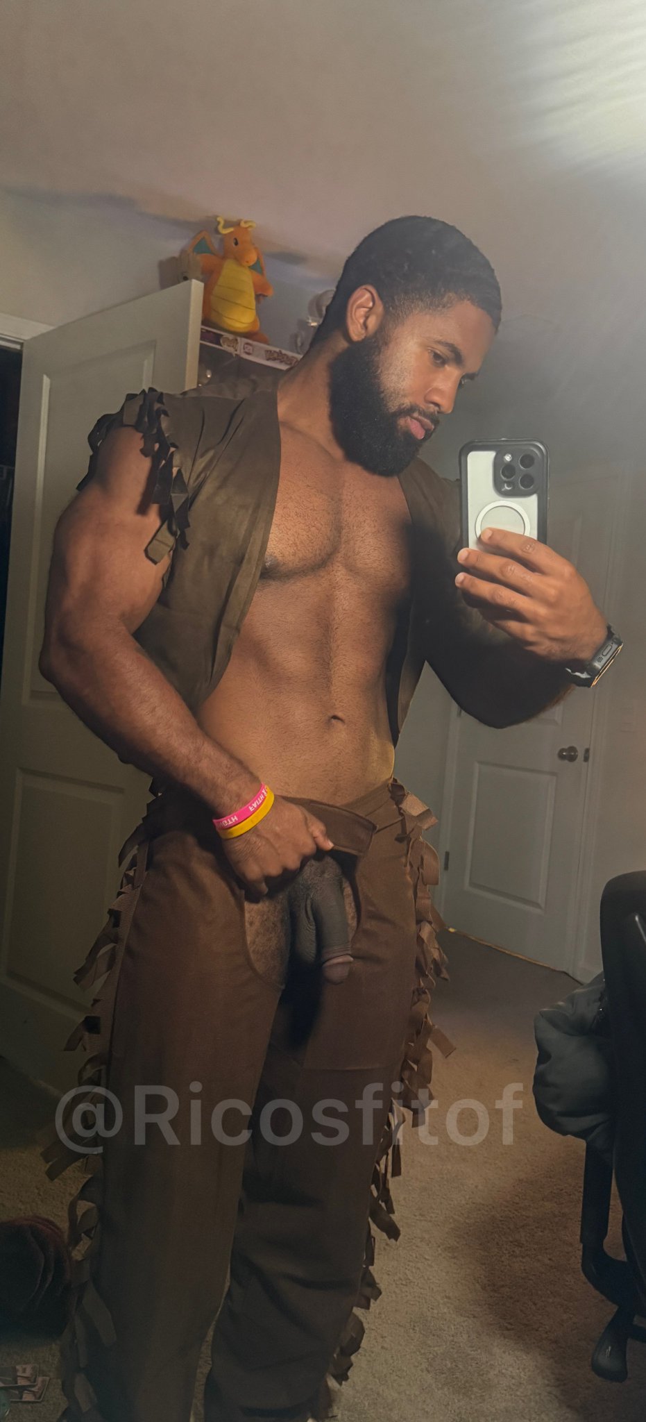 Don’t worry I didn’t forget my Halloween costume 👻🤠 Might delete later 😘 https://t.co/NlNGNuAzlh