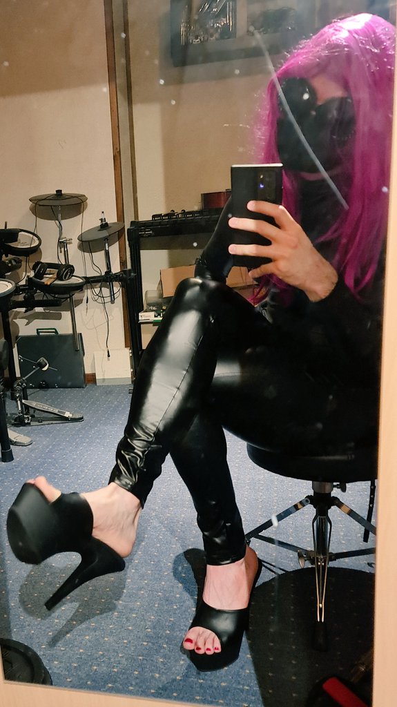 xsl33h's tweet photo. Long time since I last posted, so here's one from the archives... 😈

#Sissy #SissySlut #SissyBitch #CD #Crossdress #Crossdresser #Crossdressing #Femboy #StripperHeels https://t.co/Bwwtthpk3h