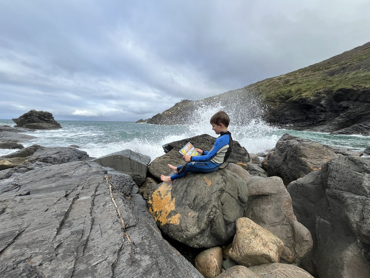 JayWylers's tweet photo. @STBPrm #bizzarebookselfie Archie Year6 Surf and Chill with a book https://t.co/HtqxARrs7f