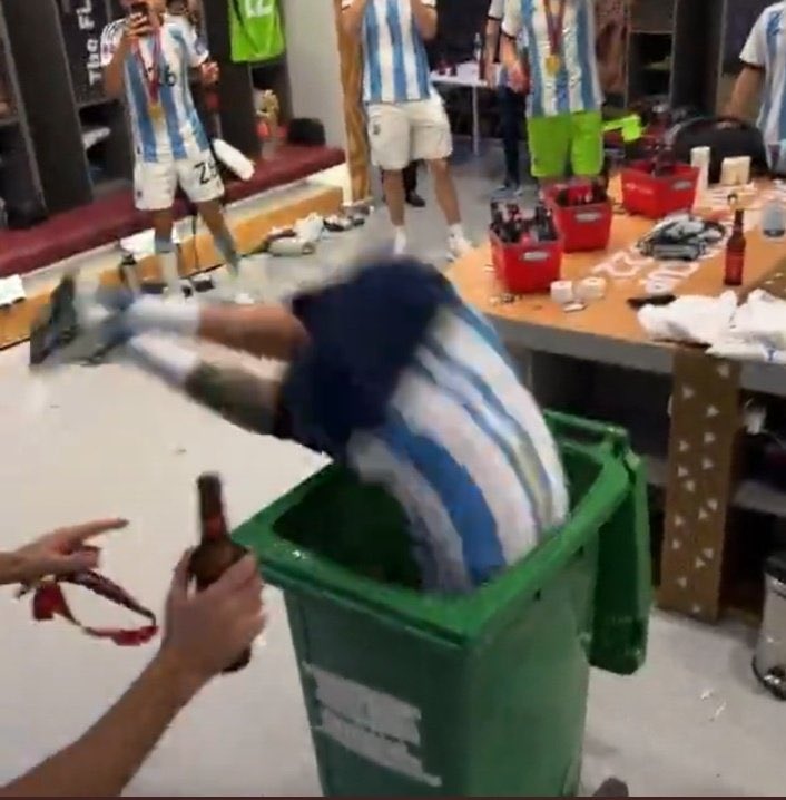Ay los argentinos solo piensan en ganar
Nosotros cuando Colapinto pasa a uno y queda en el puesto 12