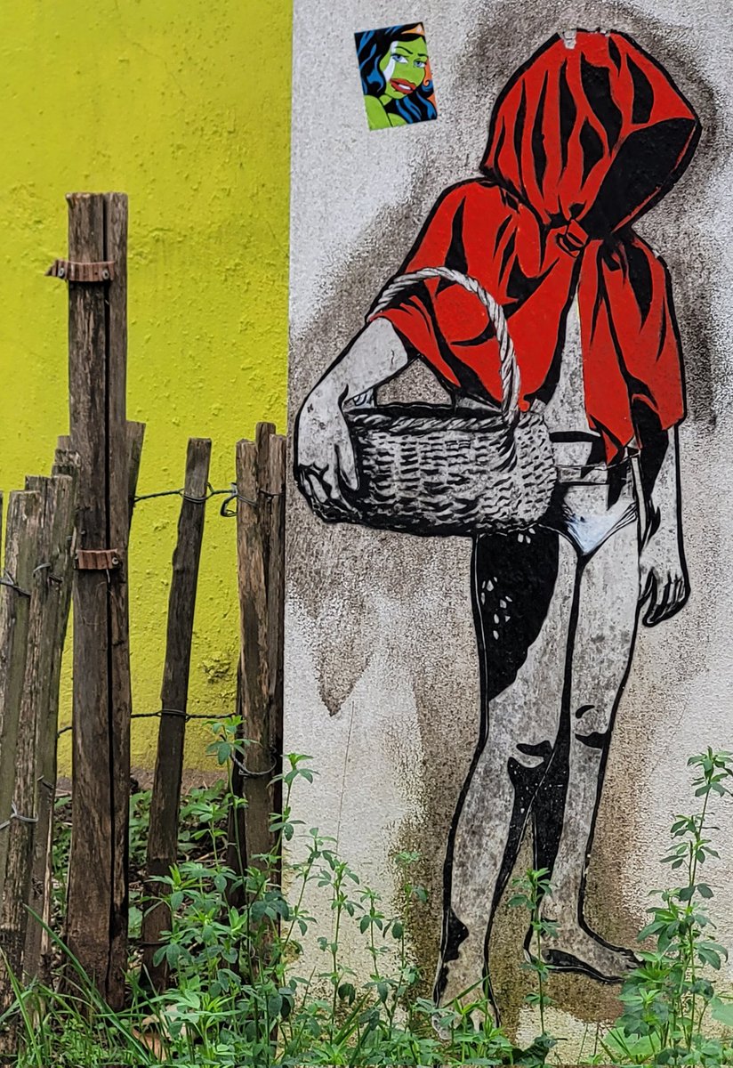 Zederwan's tweet image. #fakerare
Superpepa et le petit chaperon rouge, Bagneux idf