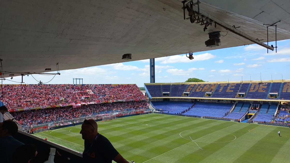 🔰🎙️ Ya desde el Gigante de Arroyito, van llegando los hinchas de Aldosivi y de San Martín de Tucumán.

⚽ Juegan a las 15.00

📻 Pone FM 90.5 y/o  FM Residencias 96.5 y viví el relato de <a href="/gabypinto74/">Gabriel Pinto</a> a la par de la TV. 

#Aldosivi #SanMartin