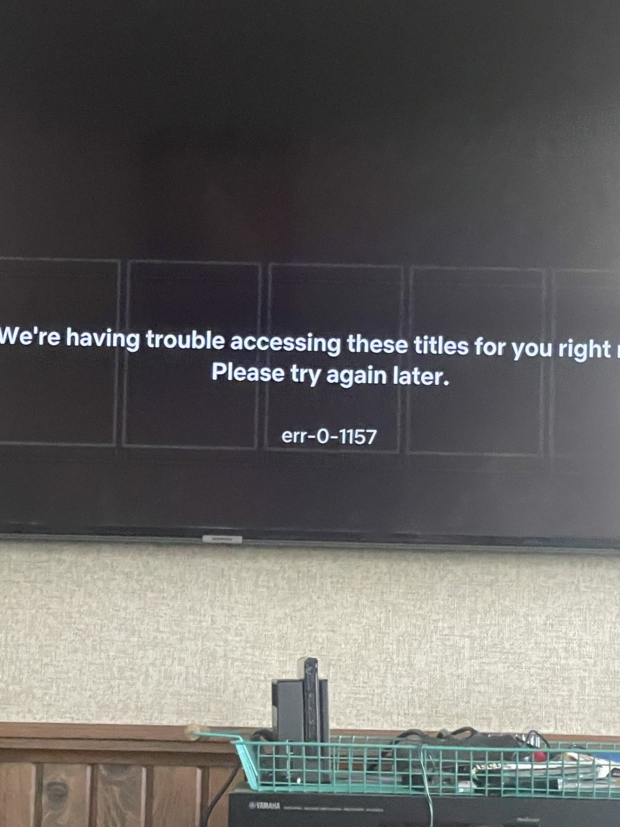 BritneyCase's tweet photo. @netflix  #netflix  your new update. Sucks. Fix it. 🙄🙄🙄🙄🙄 https://t.co/TMrssolGY0
