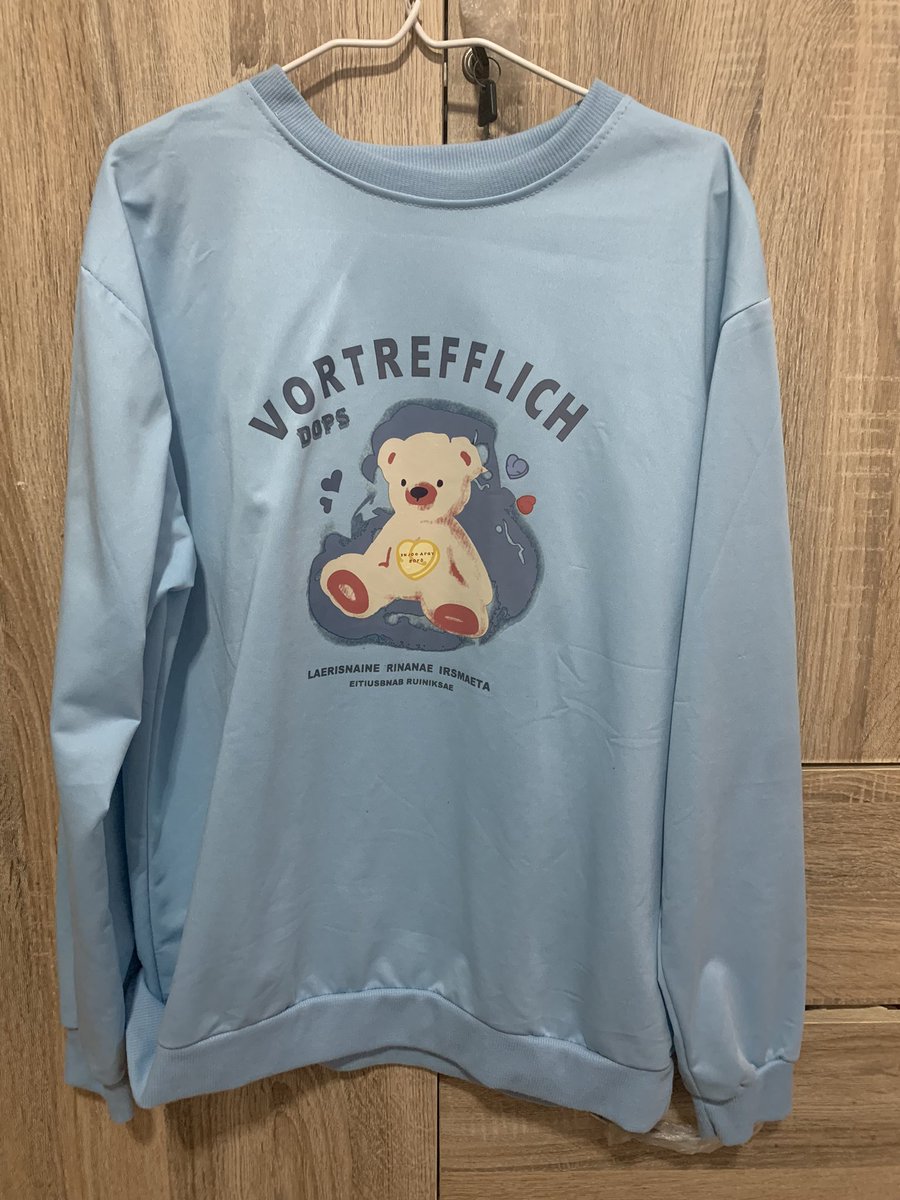 Summerrday's tweet photo. 60รส ใกล้หนาวแล้วมีเสื้อกันหนาวยาง🐻🩵 #เสื้อผ้ามือ2 #เสื้อผ้ามือสองสภาพดี #เสื้อผ้าราคาเบาๆ #เสื้อมือสอง #ส่งต่อเสื้อผ้ามือ2 #ส่งต่อเสื้อผ้ามือสองราคาถูก https://t.co/MukYIVArCM