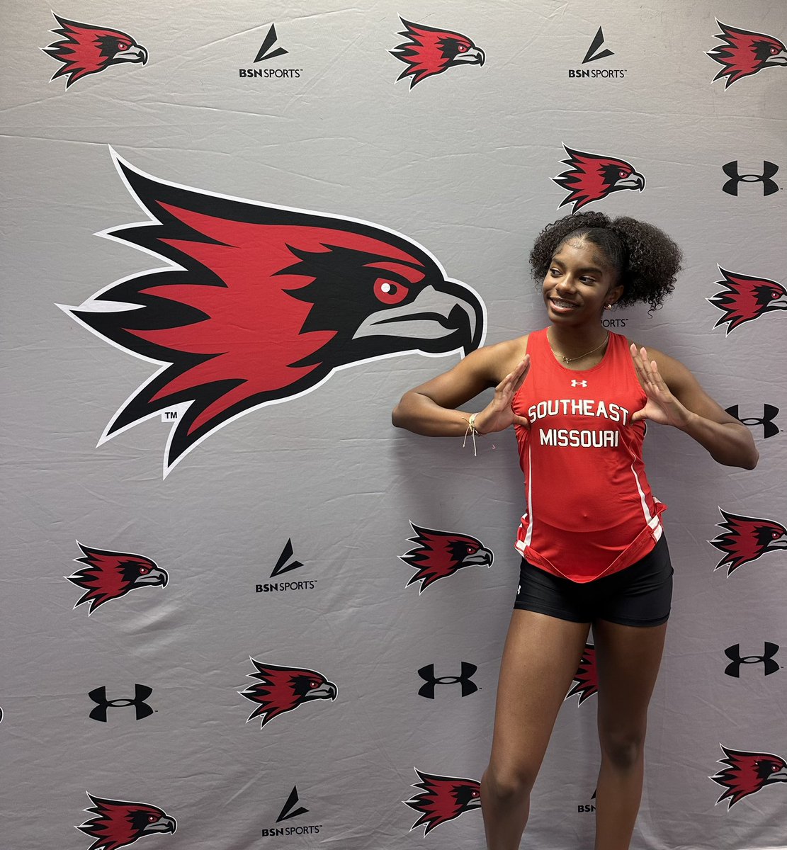 jasminewrae's tweet photo. Thank you @SEMOXCTF for the opportunity to come and visit the campus. I had a wonderful time and i’m so blessed for everything you have to offer! Go red hawks? ❤️ @CoachT_SEMO @tnmilesplit #uncommited https://t.co/pHCv5Kpwvv